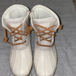 Girls sperry boots